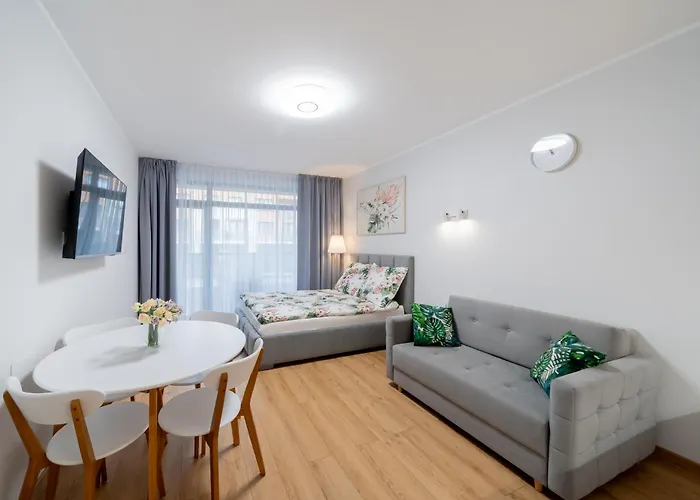 Lägenhet Flora - Z Aneksem I Klimatyzacja, Basen Netflix *