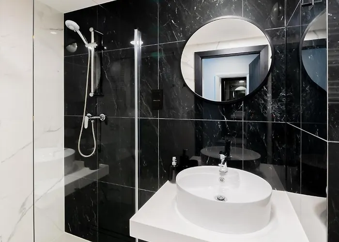 Lägenhet Flora - Z Aneksem I Klimatyzacja, Basen Netflix