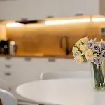 Flora - Z Aneksem I Klimatyzacja, Basen Netflix