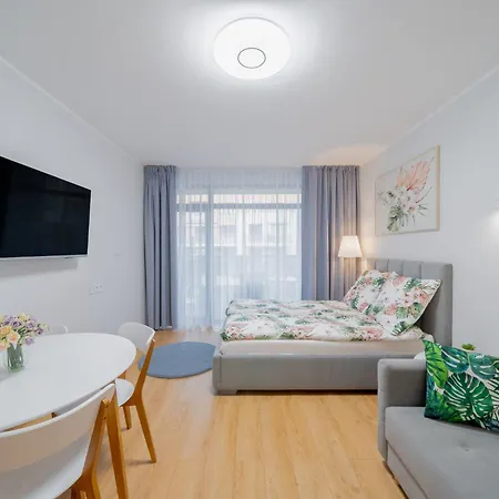 Flora - Z Aneksem I Klimatyzacja, Basen Netflix Апартаменты *